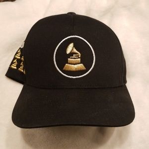 Snap back hat